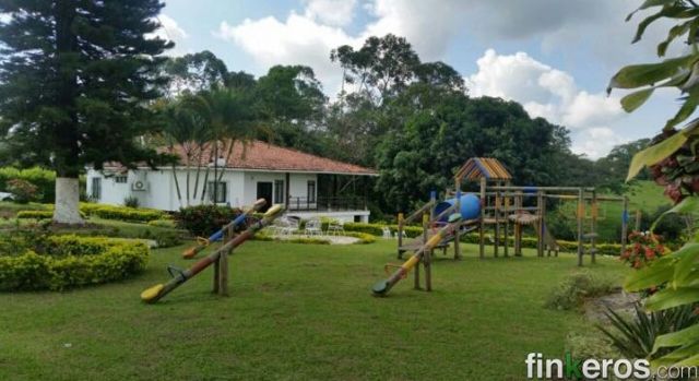 Finca en Cerritos, Risaralda para 20 personas  - Finca en Pereira, Risaralda